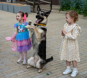 2573