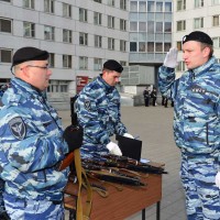 Вручение боевого оружия. ОМОН