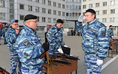 Вручение боевого оружия. ОМОН